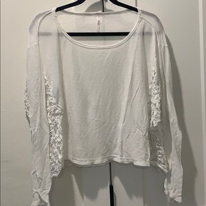 Free People white flowy top!